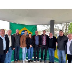 Desfile de Sete de Setembro reúne grande público na Avenida Brasil, em Balsa Nova